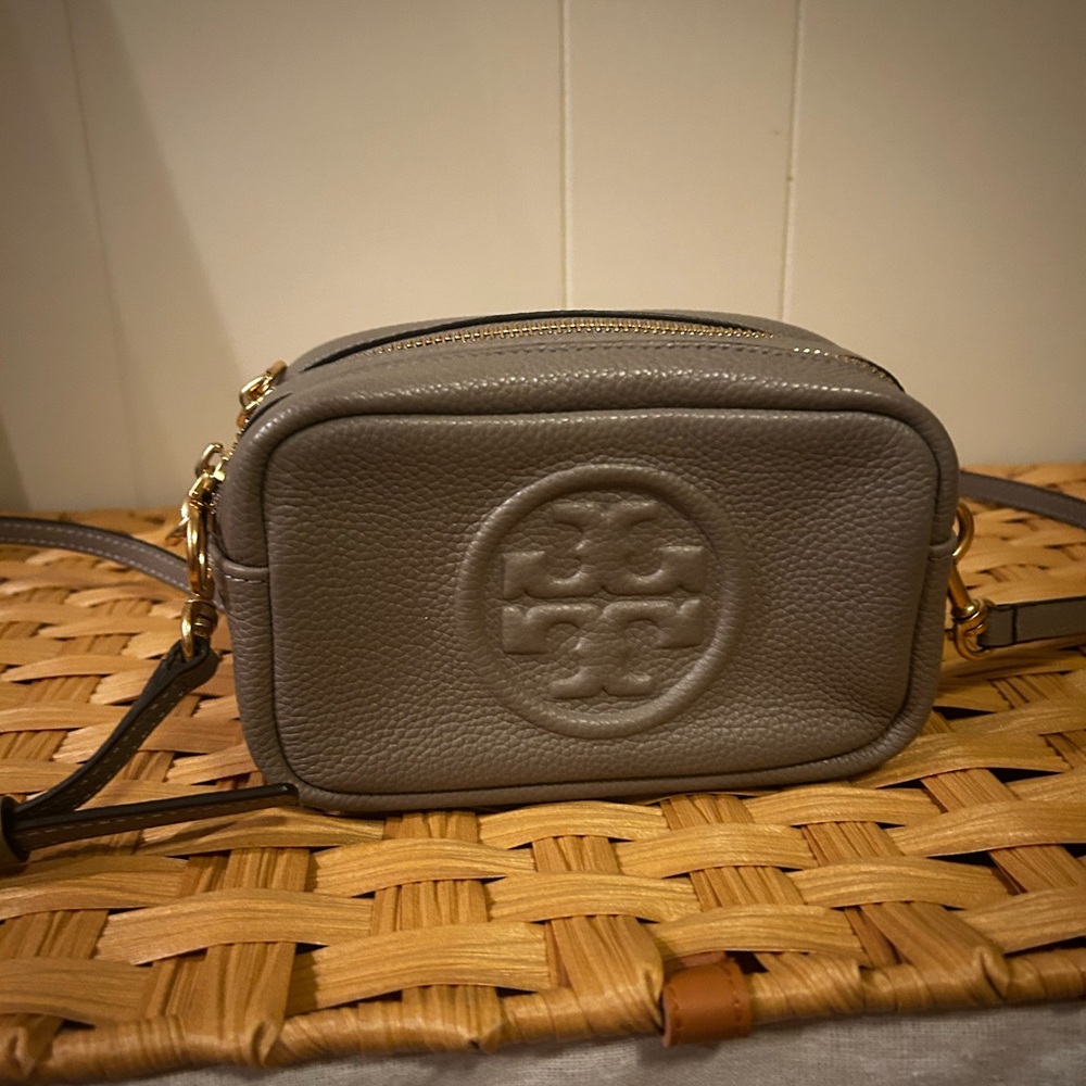 Tory Burch Perry Bombe Crossbody in light tan